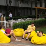 Puff Saco amarelo (1)