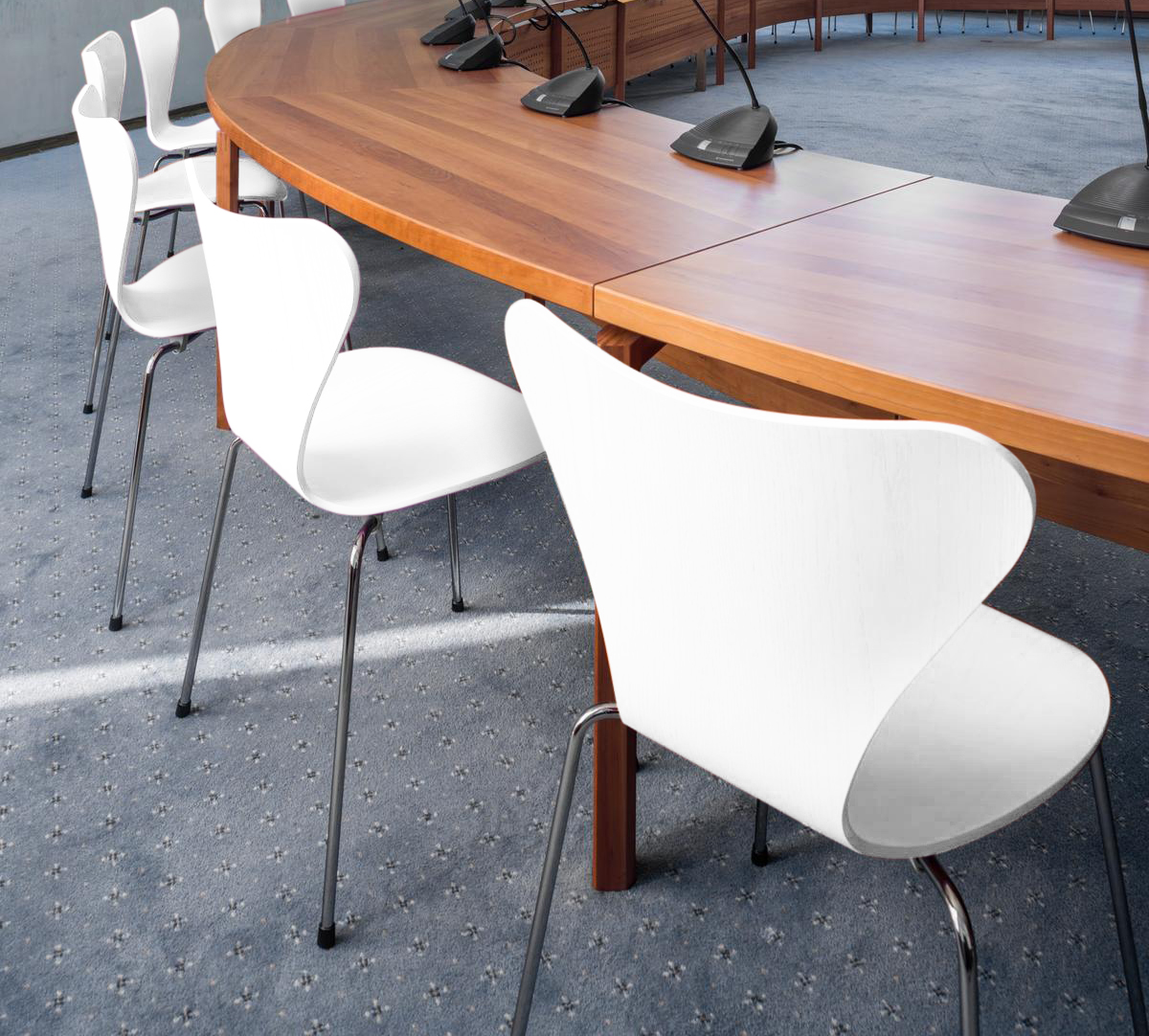 cadeira jacobsen branca