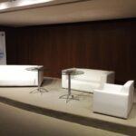 mesa aranha e sofas