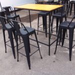 bistro comunitario e banqueta tolix com encosto