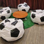 puff bola de futebol mesa de centro triangulo grama sintetica