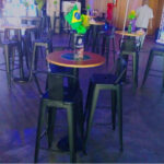 bistro easy e banqueta tolix com encosto