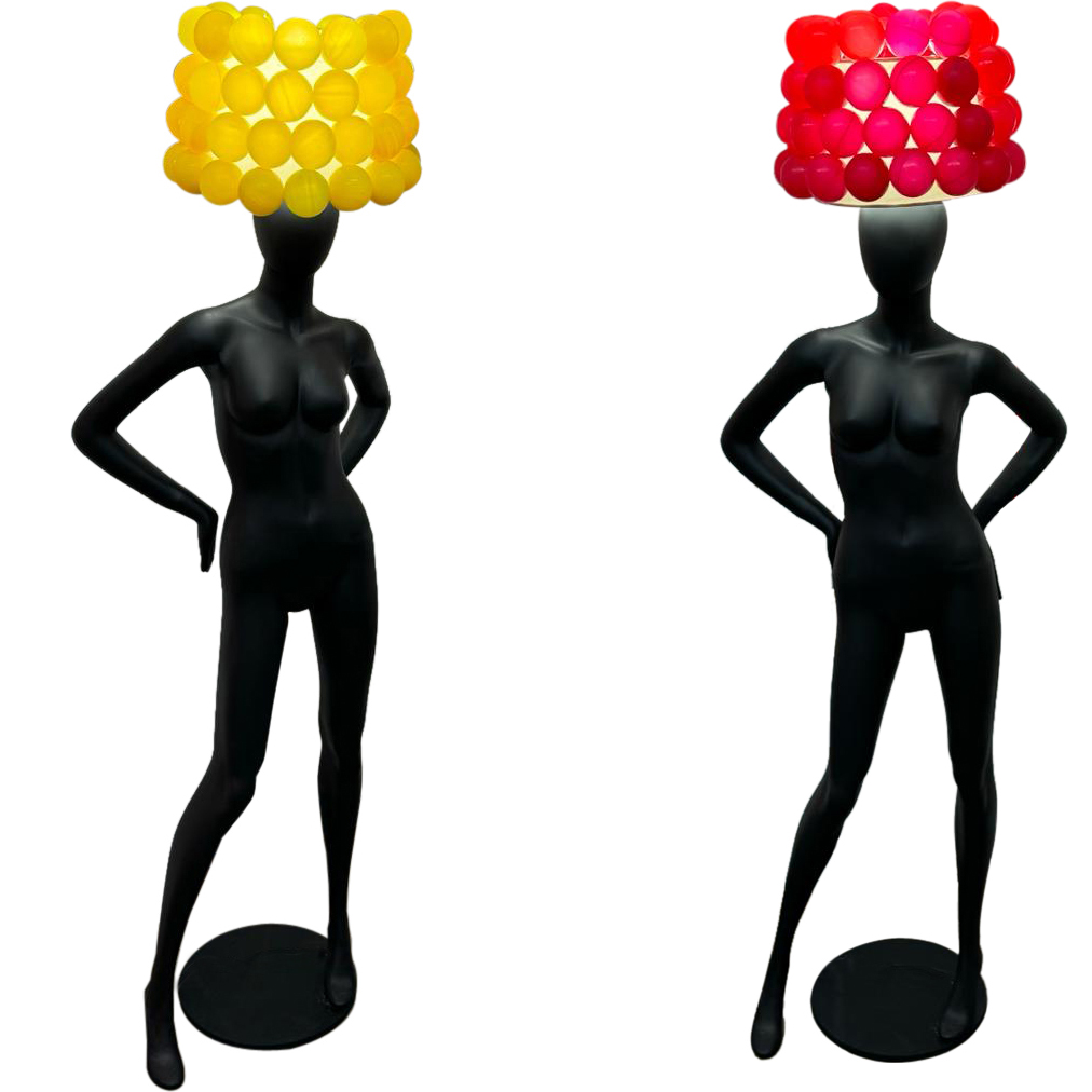 Luminária Manequim Feminino Preta Mod 01 cupula bolinha