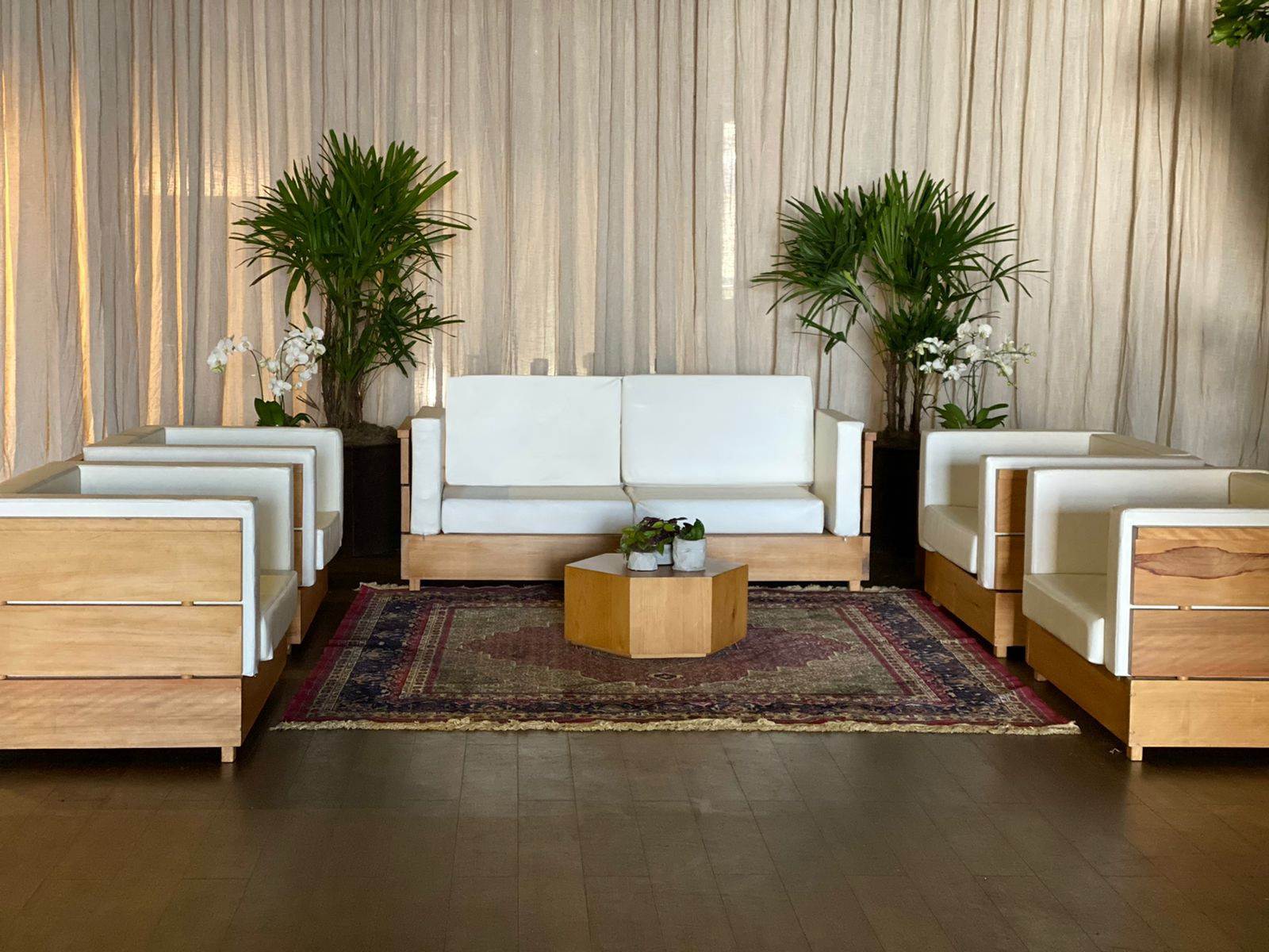 Sofa Isabela Branco evento (2)