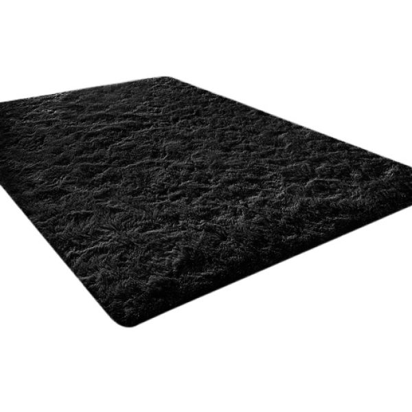 Tapete retangular preto felpudo