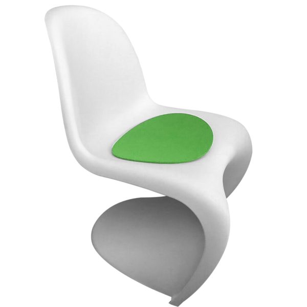 cadeira panton branca com almofada verde