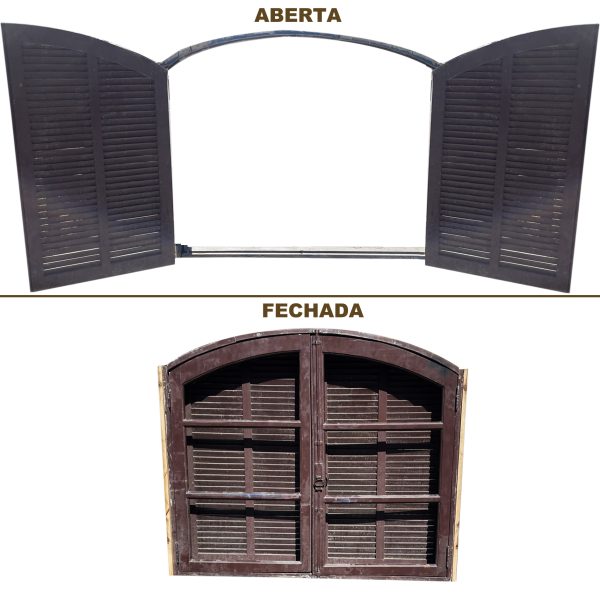 janela de madeira aberta e fechada