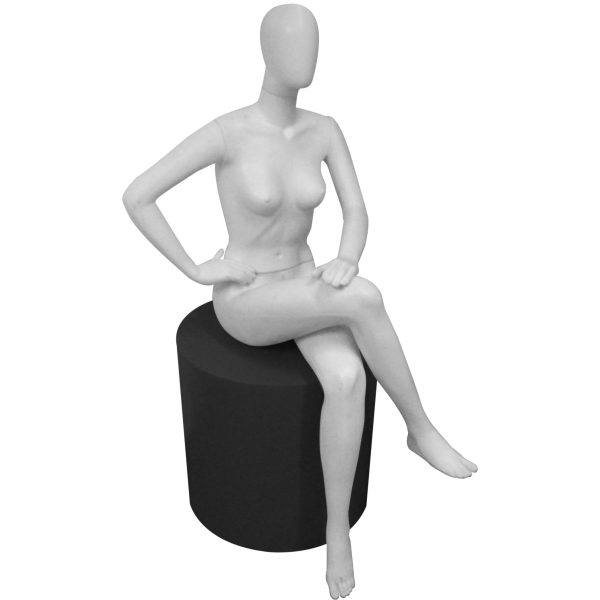 manequim sentado feminino